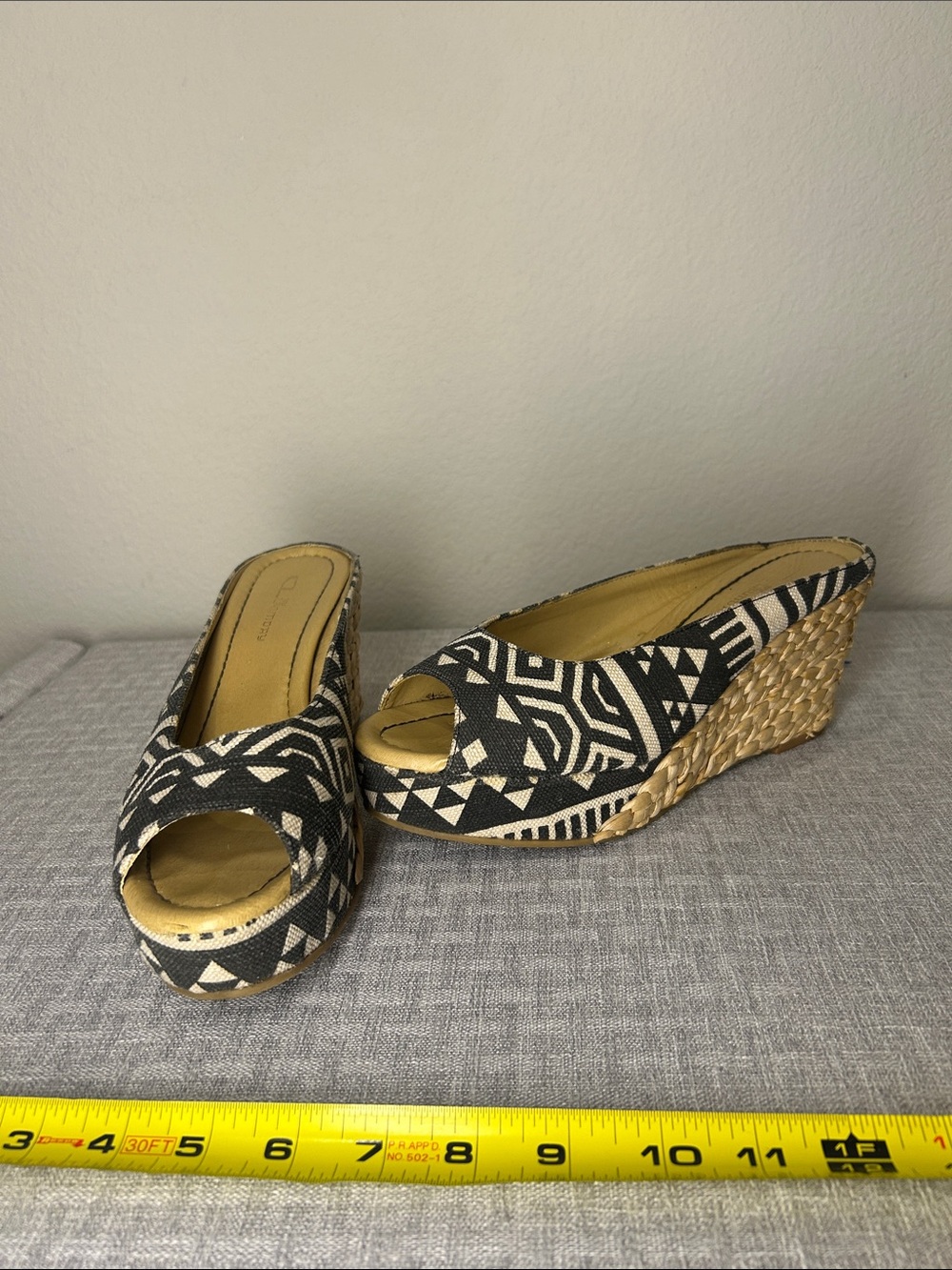 Laundry By Shelli Segal Black & Cream Geometric Wedge Mules